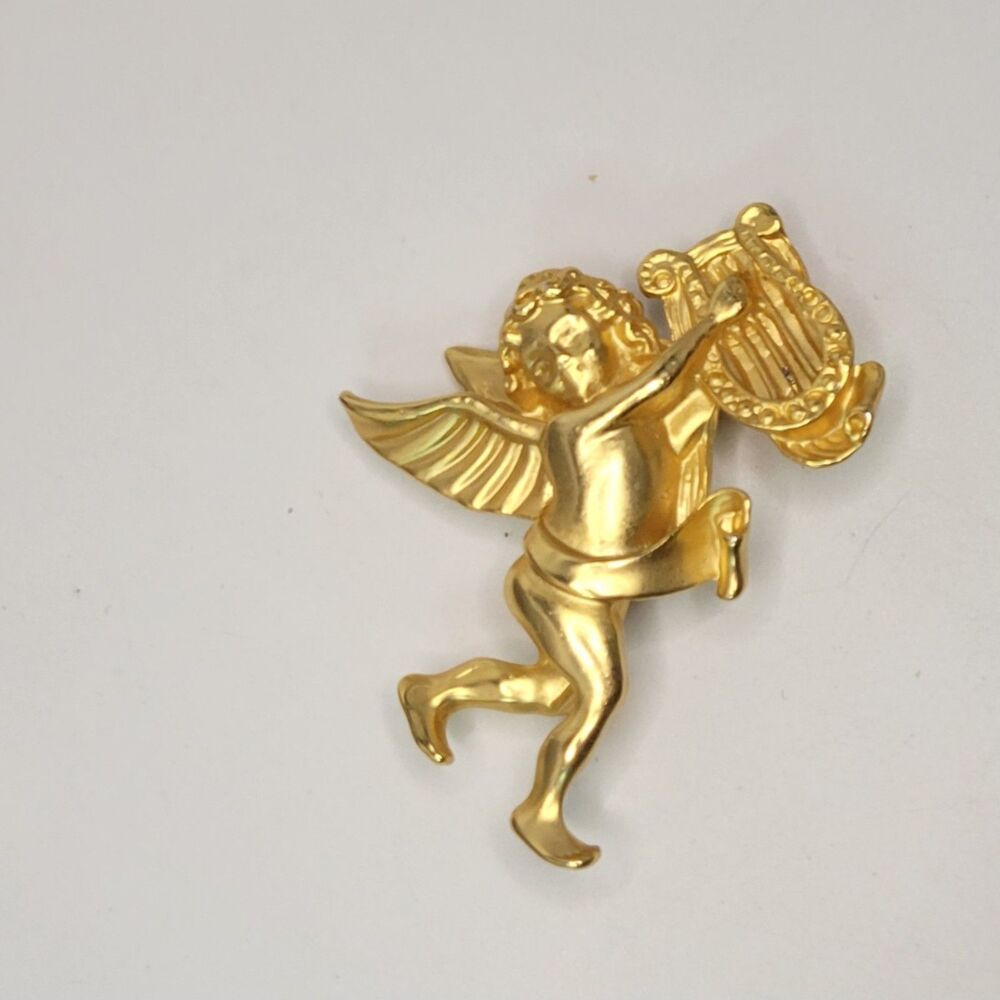 Like New! Cherub Brooch